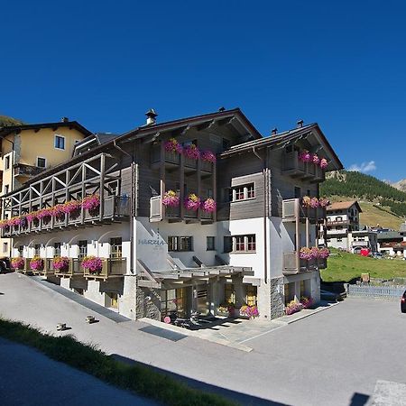 Hotel Marzia Livigno Exteriör bild