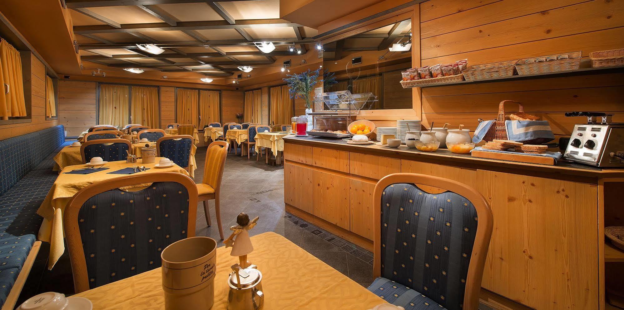 Hotel Marzia Livigno Exteriör bild